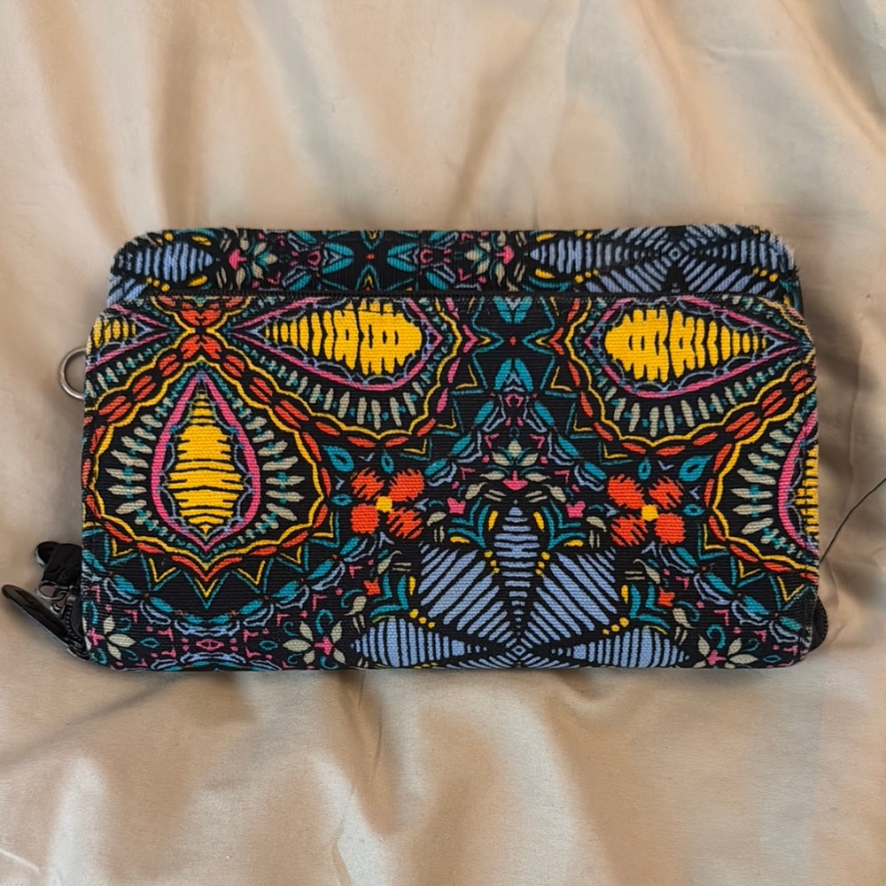 Thirty-One Stitched Medallion Wallet